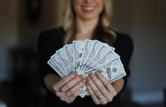 Как Зарабатывать на Волатильности Криптовалют woman, adult, people, money, law of attraction, happy, earning power, women, wages, investing, money, money, money, money, money