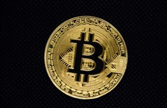 Крипто-инвестиции в Токенизированные Акции и ETF bitcoin, blockchain, currency, cryptocurrency, money, finance, technology, business, gold, financial, exchange, digital, coin, crypto, virtual, cash, payment, the internet, cryptography, electronic, investments, bitcoin, bitcoin, crypto, crypto, crypto, crypto, crypto