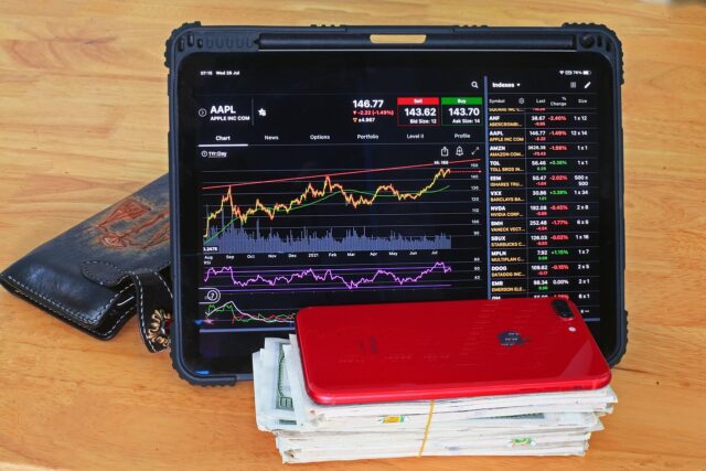 Photo by sergeitokmakov apple, earnings, tablet, chart, technology, stock, corporation, incorporation, iphone, business, finance, tech, scales, libra, device